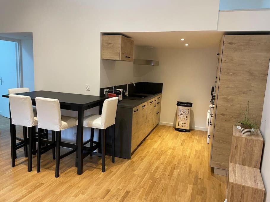 Appartement Atypique Et Fraichement Renove Saint-Vallier  Exterior foto